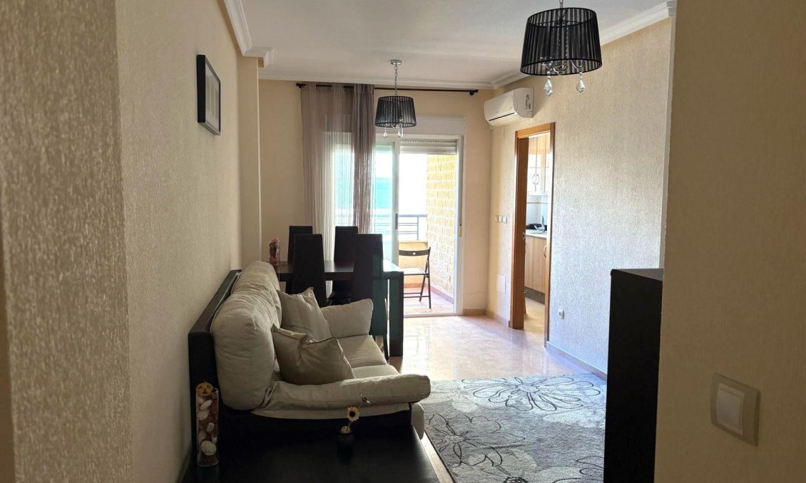 Segunda mano - Apartamento -
Torrevieja - Centro