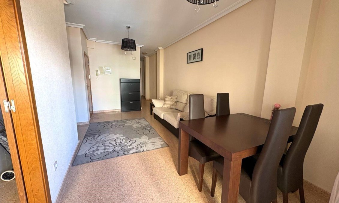 Segunda mano - Apartamento -
Torrevieja - Centro