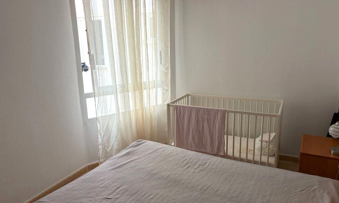 Segunda mano - Apartamento -
Torrevieja - Centro