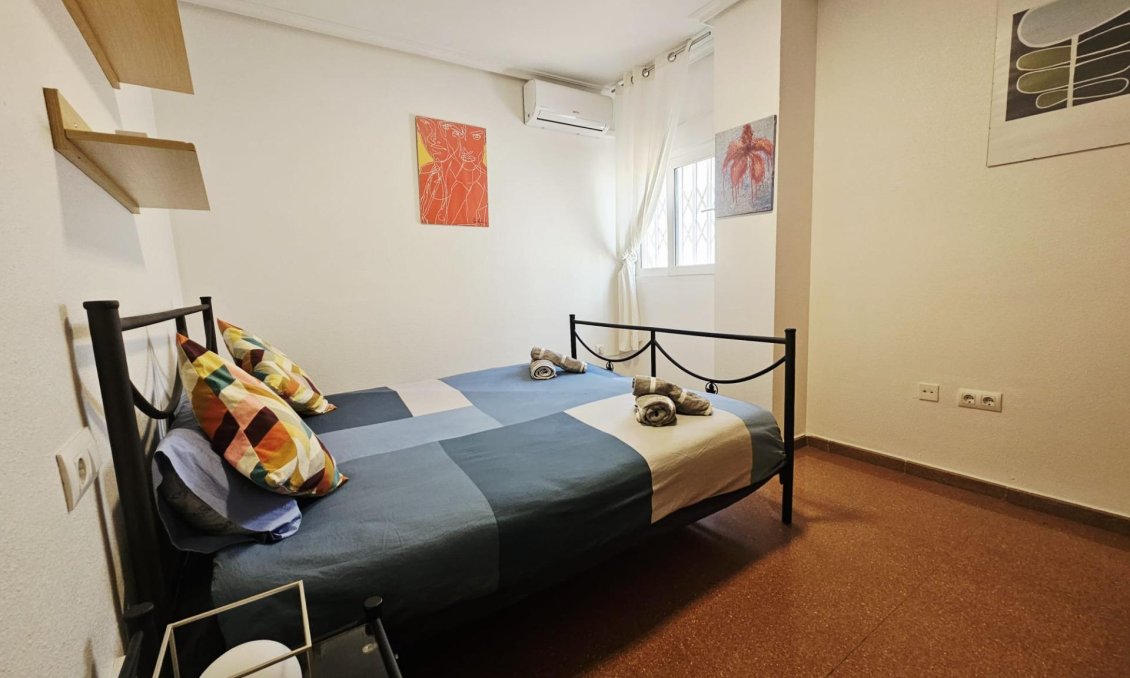 Wiederverkauf - Wohnung -
Torrevieja - Estacion De Autobuses