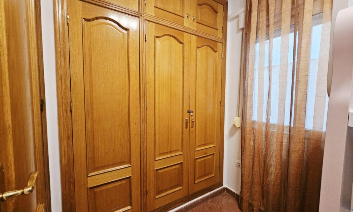 Wiederverkauf - Wohnung -
Torrevieja - Estacion De Autobuses