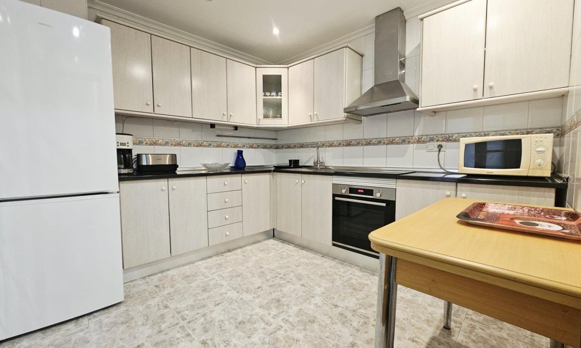 Wiederverkauf - Wohnung -
Torrevieja - Estacion De Autobuses