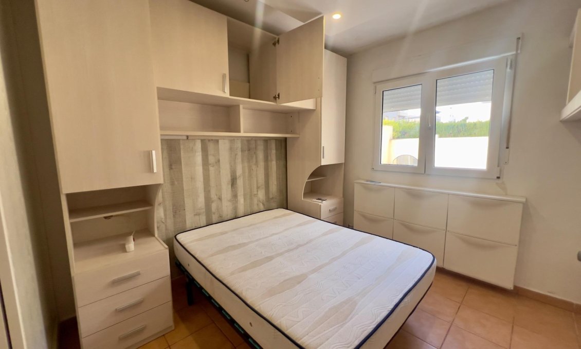 Segunda mano - Bungalow -
Torrevieja - Torreblanca