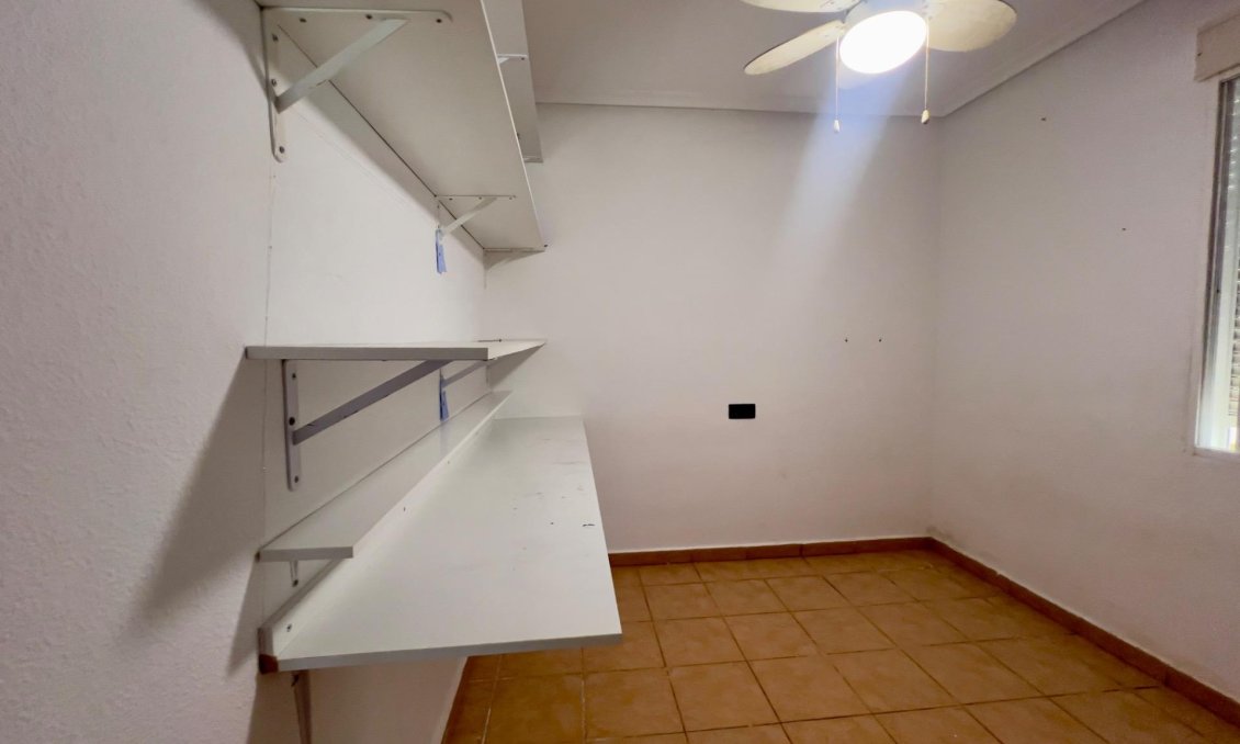 Segunda mano - Bungalow -
Torrevieja - Torreblanca