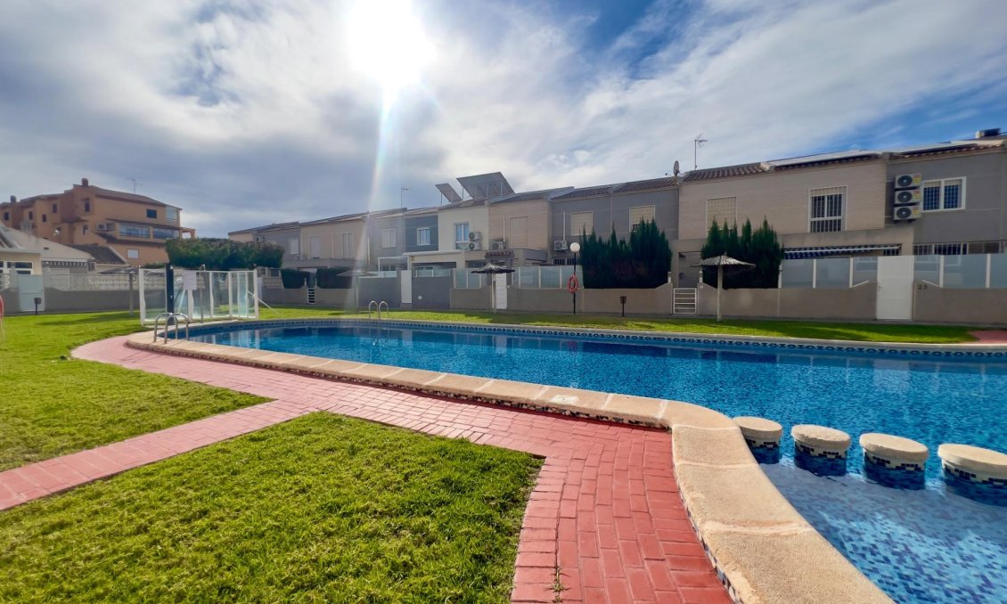Segunda mano - Bungalow -
Torrevieja - Torreblanca