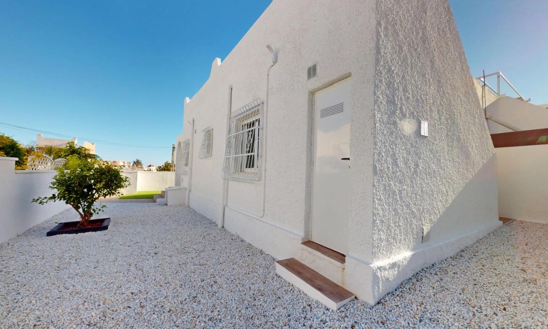 Segunda mano - Bungalow -
Orihuela Costa - Costa Blanca