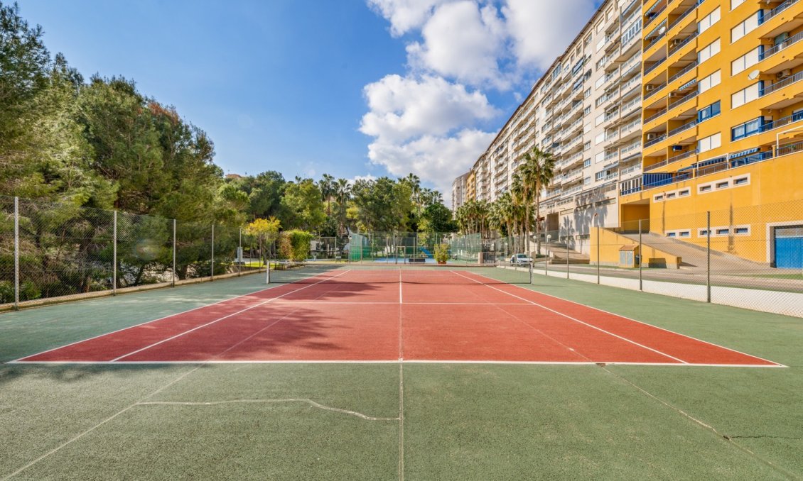 Wiederverkauf - Wohnung -
Alicante - Costa Blanca