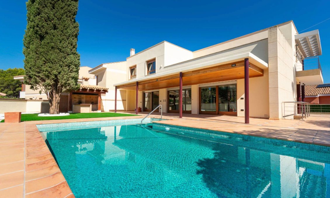 Wiederverkauf - Villa -
Alfas del Pí - Costa Blanca