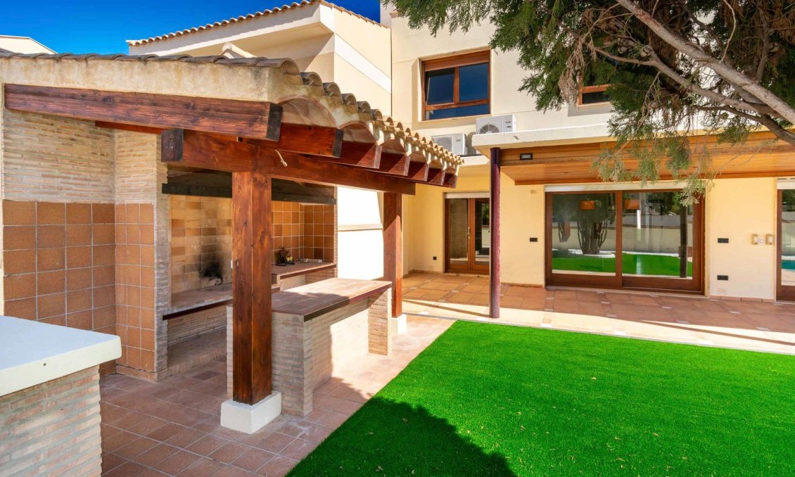 Wiederverkauf - Villa -
Alfas del Pí - Costa Blanca