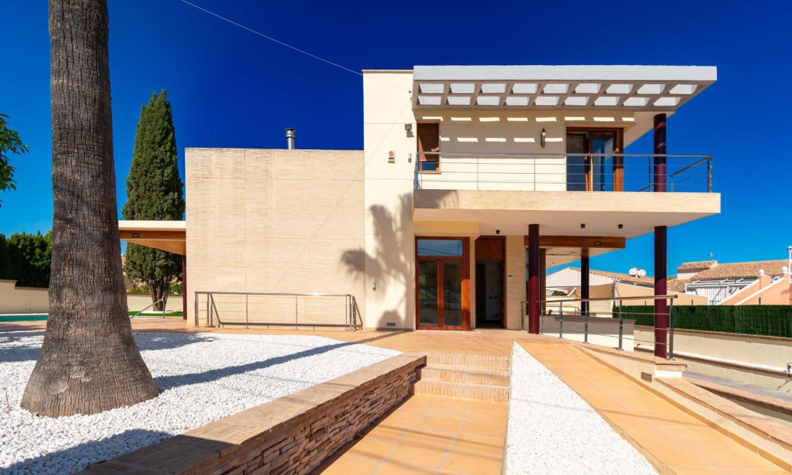 Wiederverkauf - Villa -
Alfas del Pí - Costa Blanca