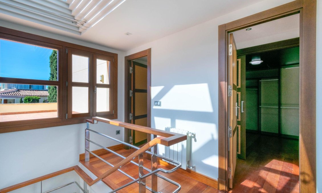 Wiederverkauf - Villa -
Alfas del Pí - Costa Blanca