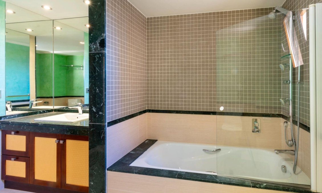 Wiederverkauf - Villa -
Alfas del Pí - Costa Blanca