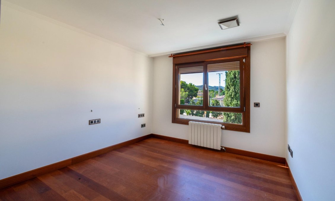 Wiederverkauf - Villa -
Alfas del Pí - Costa Blanca