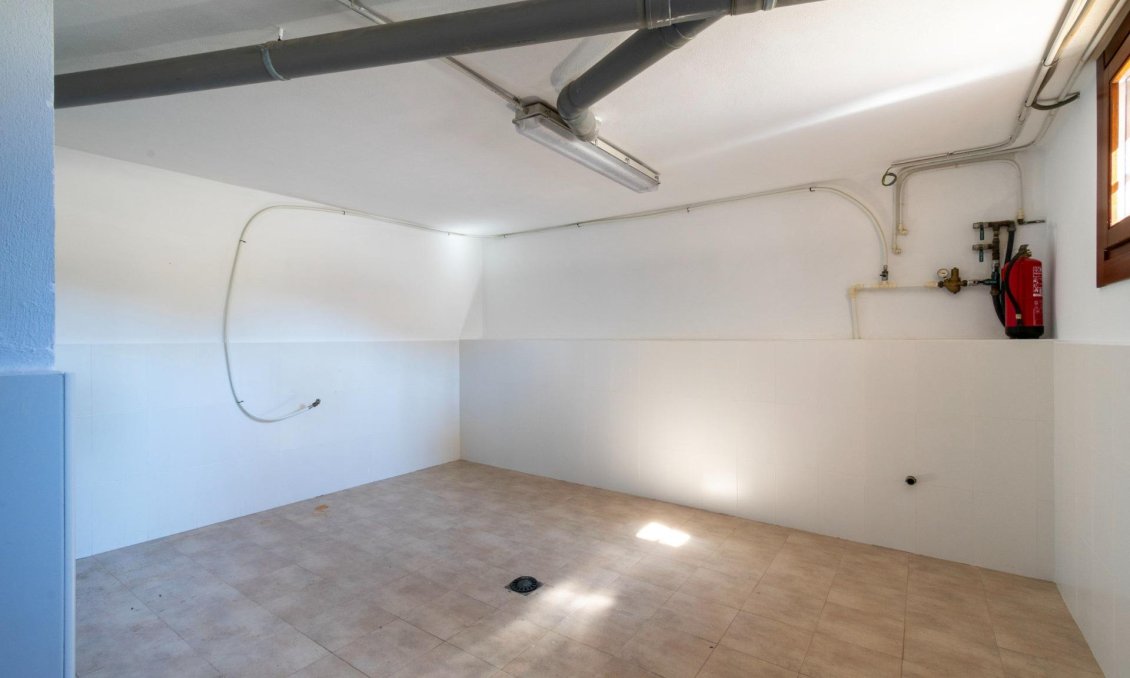 Wiederverkauf - Villa -
Alfas del Pí - Costa Blanca