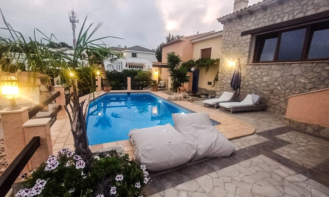 Segunda mano - Villa -
Alfas del Pí - Costa Blanca