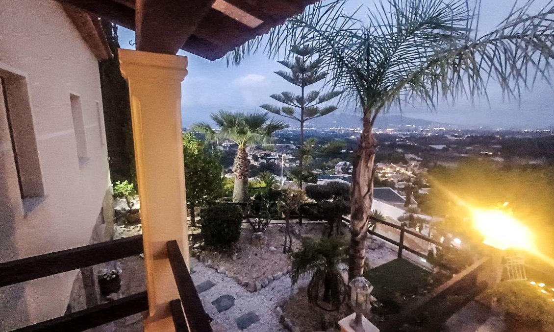 Segunda mano - Villa -
Alfas del Pí - Costa Blanca