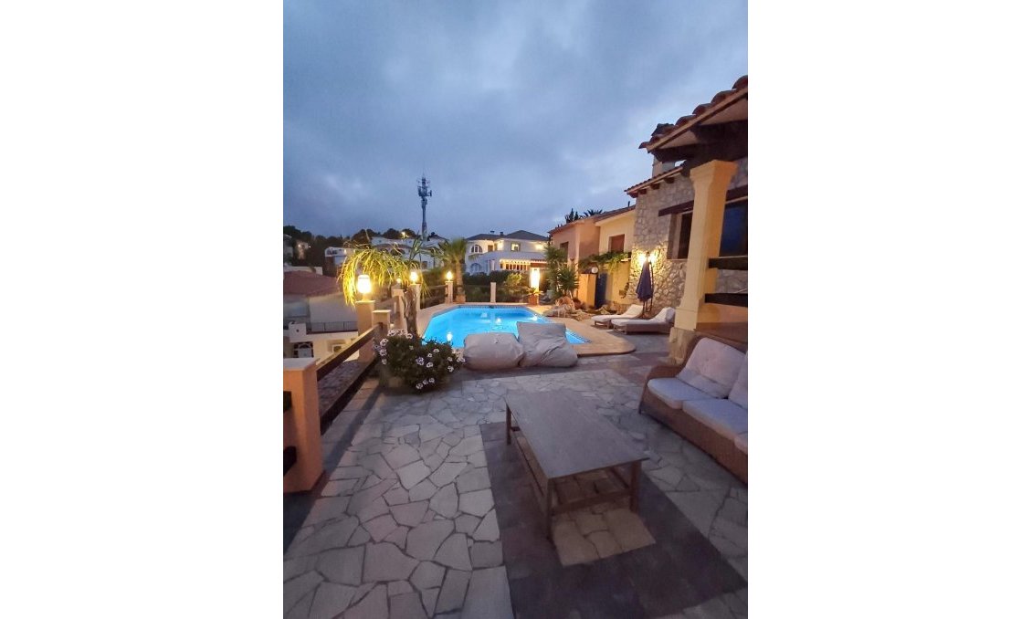 Segunda mano - Villa -
Alfas del Pí - Costa Blanca