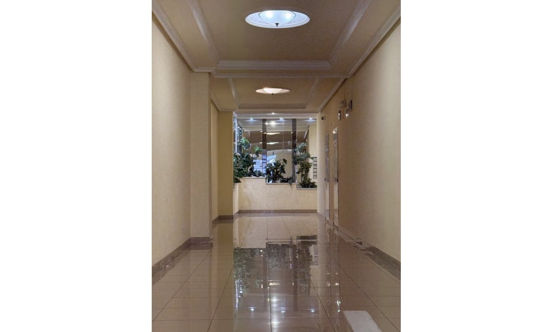 Segunda mano - Apartamento -
Torrevieja - Centro