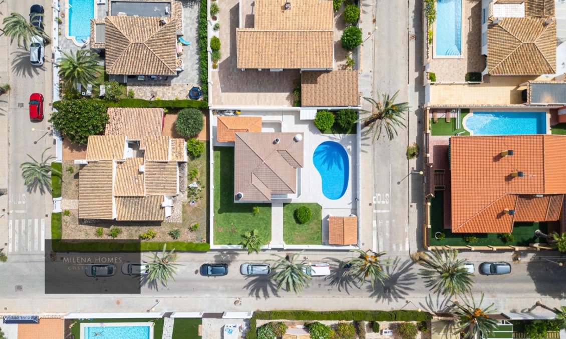 Használt Ingatlanok - Villa -
Cabo Roig