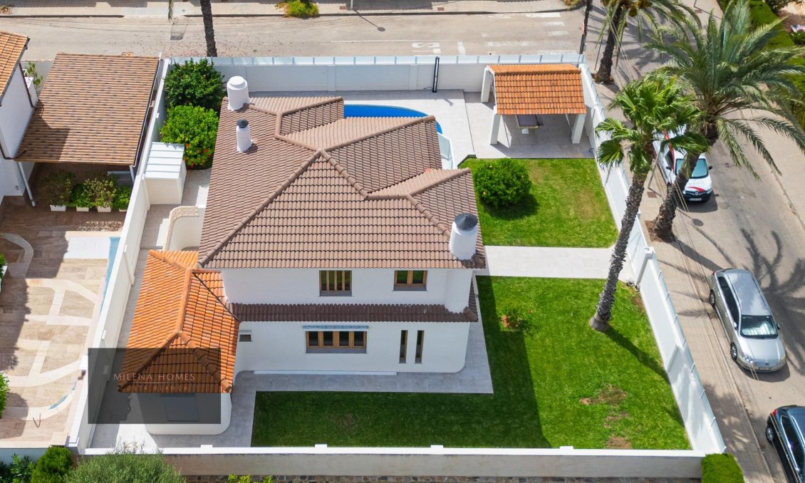 Használt Ingatlanok - Villa -
Cabo Roig