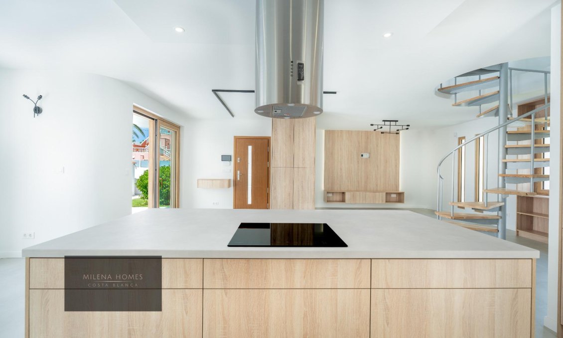 Használt Ingatlanok - Villa -
Cabo Roig