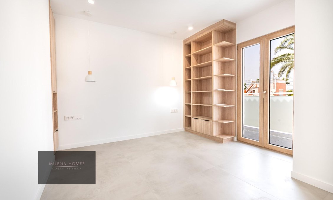 Használt Ingatlanok - Villa -
Cabo Roig