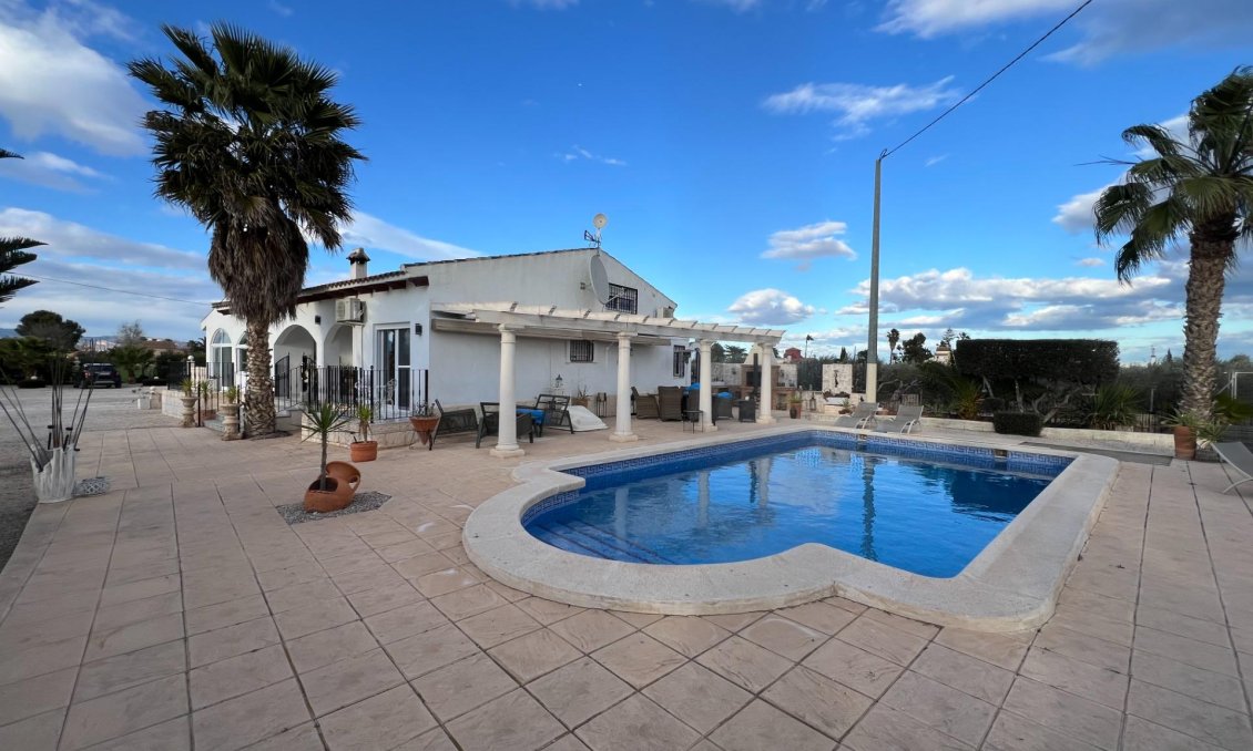 Wiederverkauf - Villa -
Dolores - Comunidad Valenciana