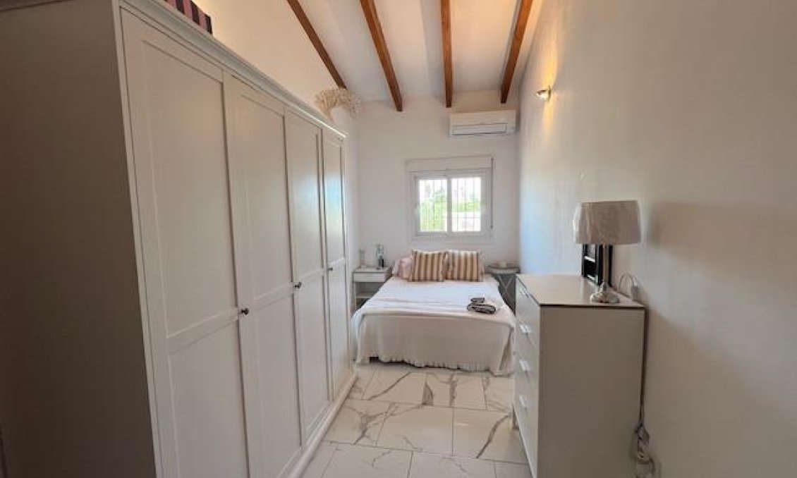 Wiederverkauf - Villa -
Dolores - Comunidad Valenciana