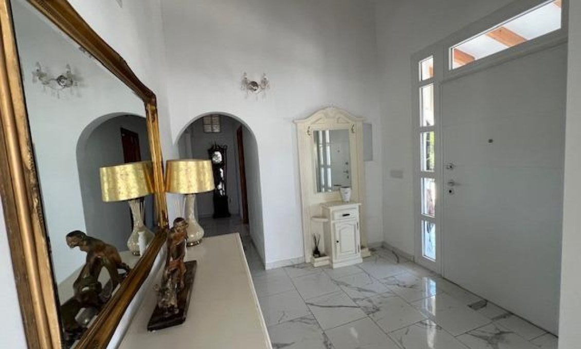 Wiederverkauf - Villa -
Dolores - Comunidad Valenciana