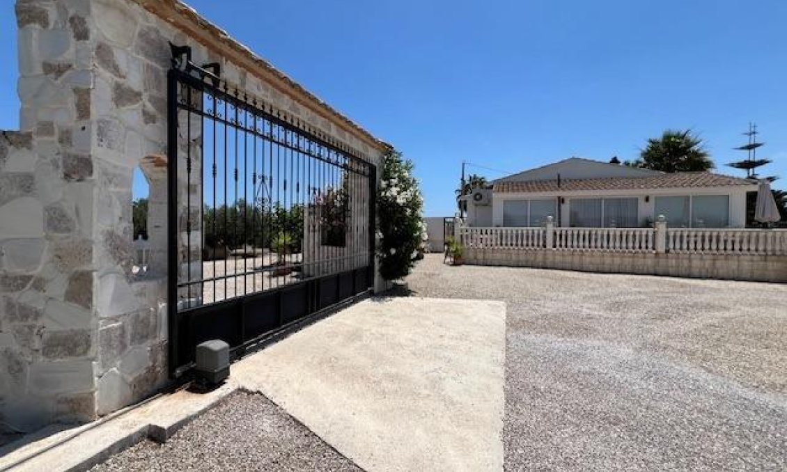 Wiederverkauf - Villa -
Dolores - Comunidad Valenciana