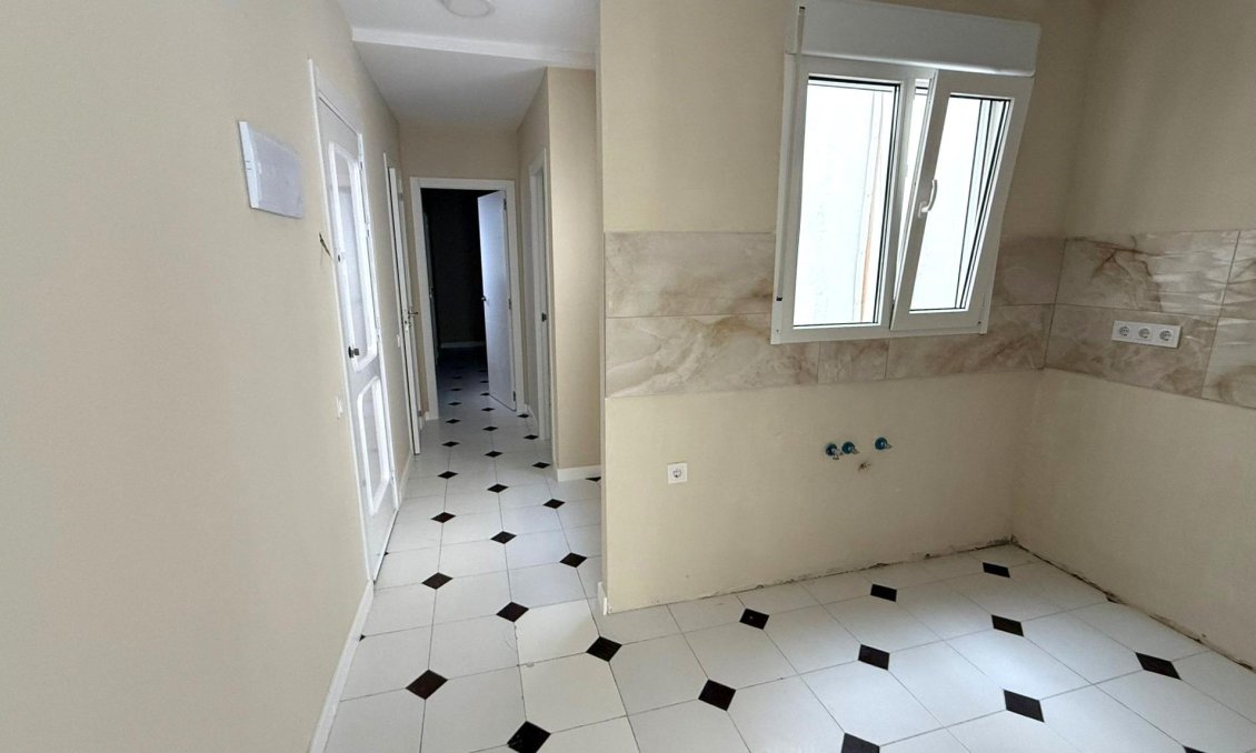 Segunda mano - Apartamento -
Torrevieja - Centro