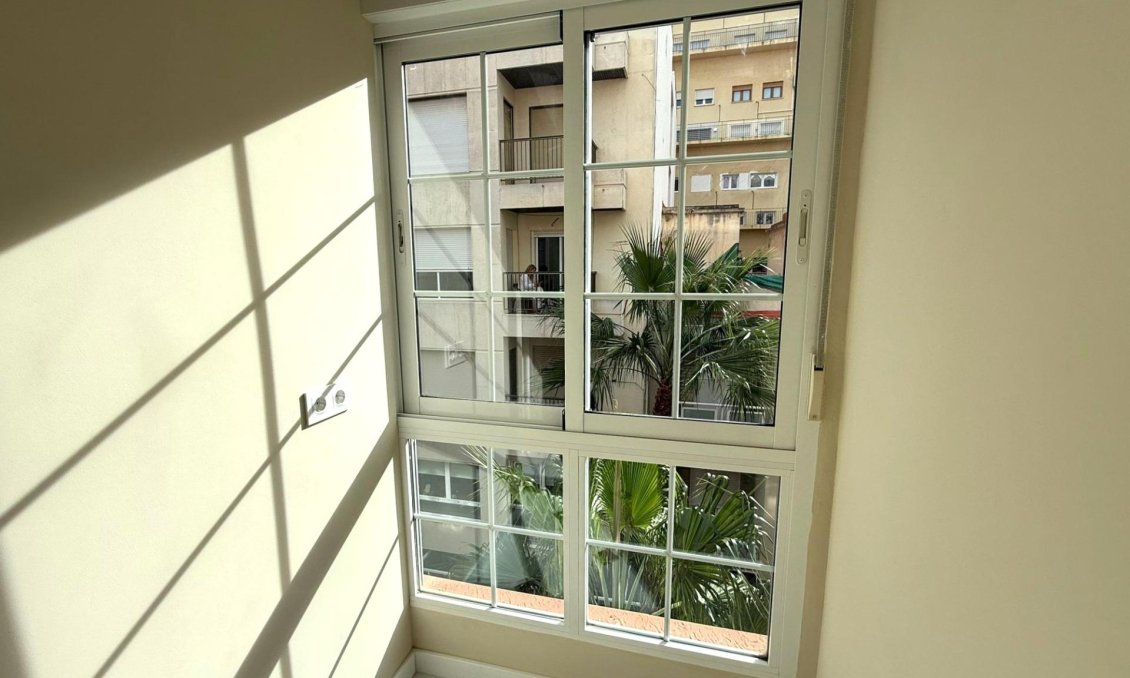 Segunda mano - Apartamento -
Torrevieja - Centro