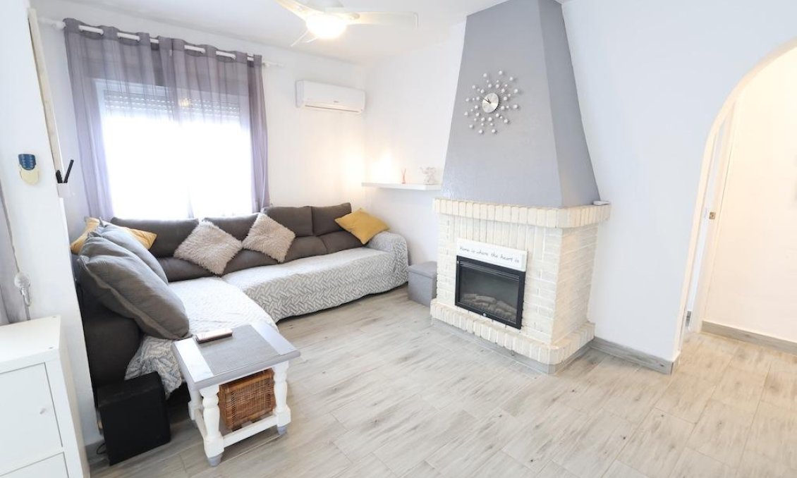 Wiederverkauf - Bungalow -
Orihuela Costa - Costa Blanca