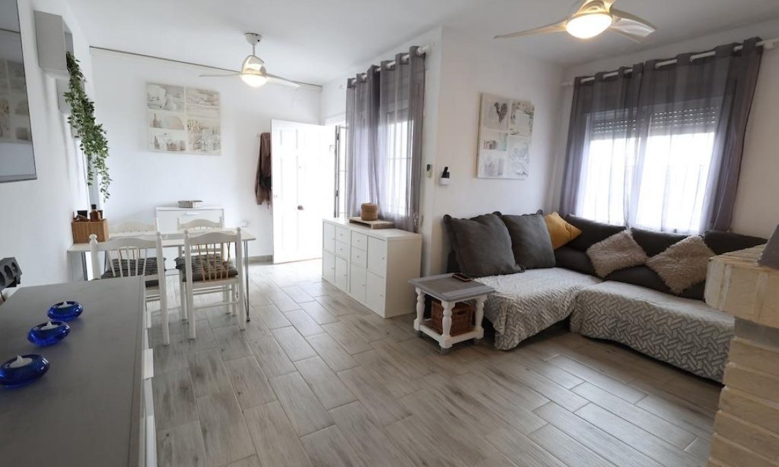 Wiederverkauf - Bungalow -
Orihuela Costa - Costa Blanca