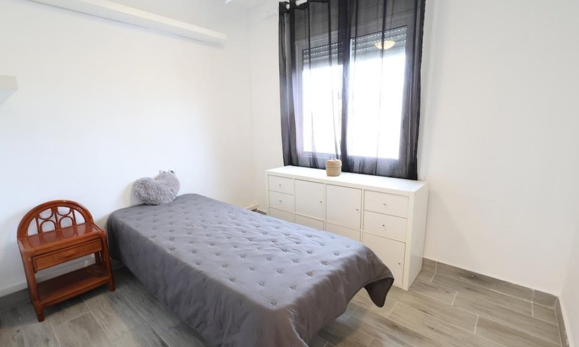 Wiederverkauf - Bungalow -
Orihuela Costa - Costa Blanca