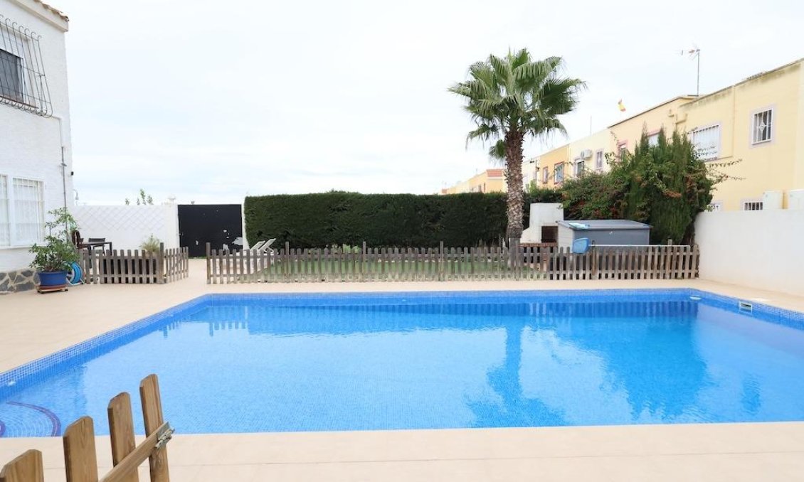 Wiederverkauf - Bungalow -
Orihuela Costa - Costa Blanca