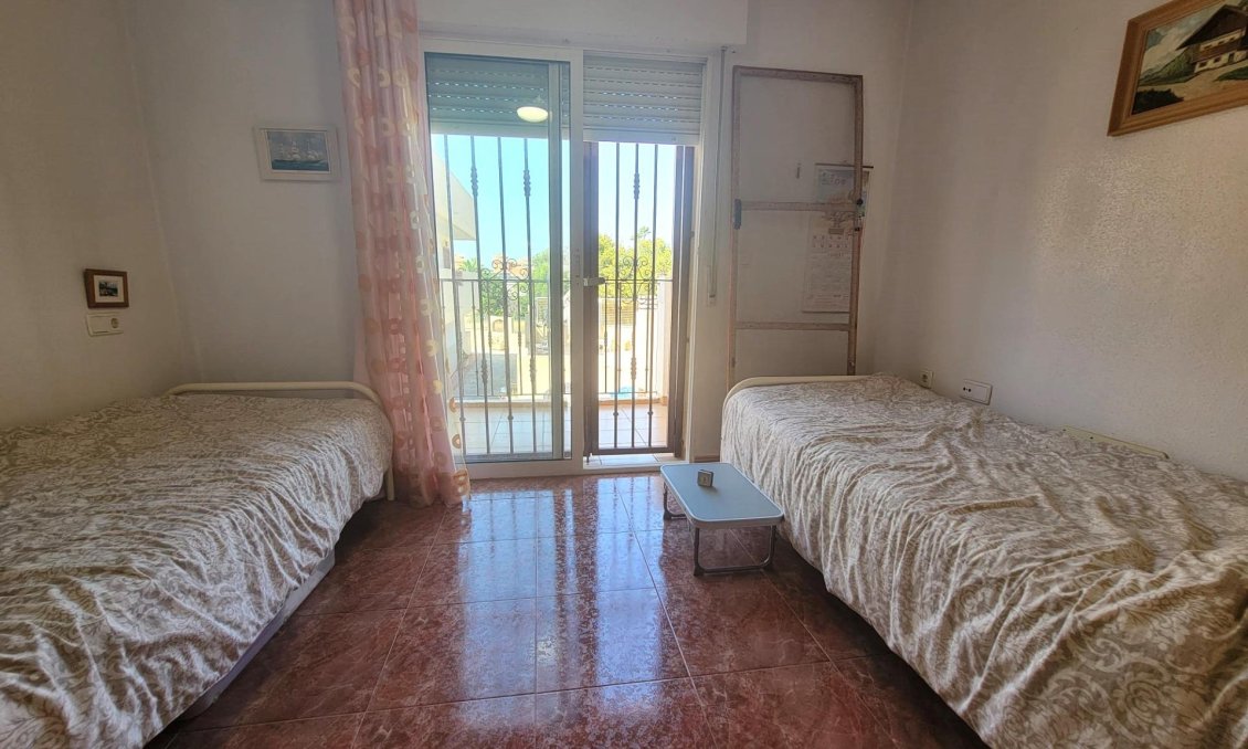 Revânzare - Town House -
Orihuela Costa - Playa Flamenca
