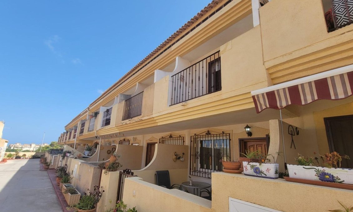 Revânzare - Town House -
Orihuela Costa - Playa Flamenca