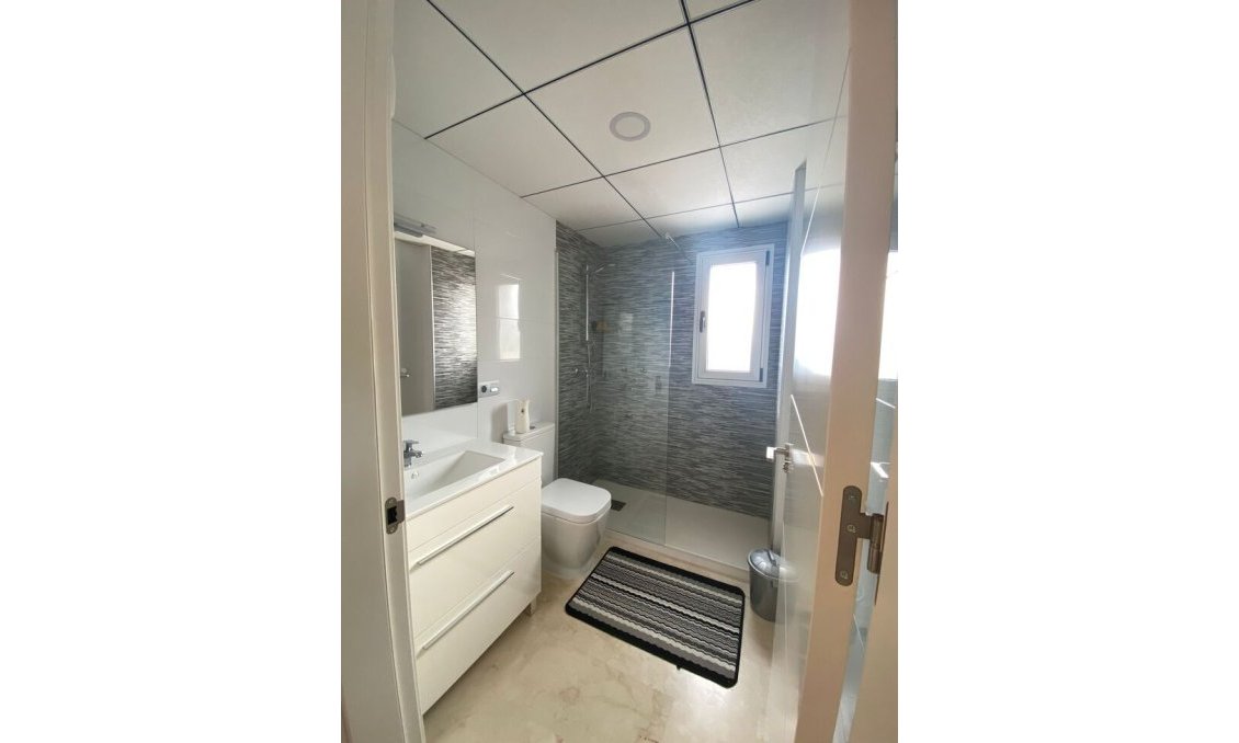 Revânzare - Apartament -
Dehesa de Campoamor - Las Filipinas