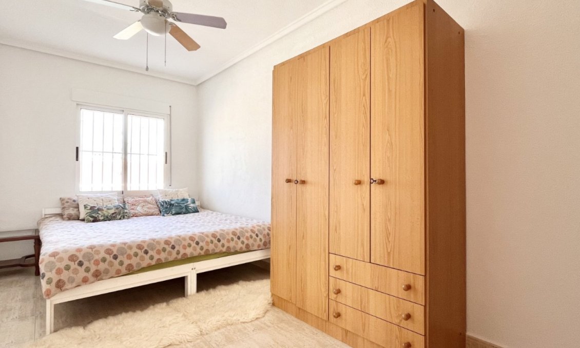 Revânzare - Town House -
Torrevieja - Costa Blanca