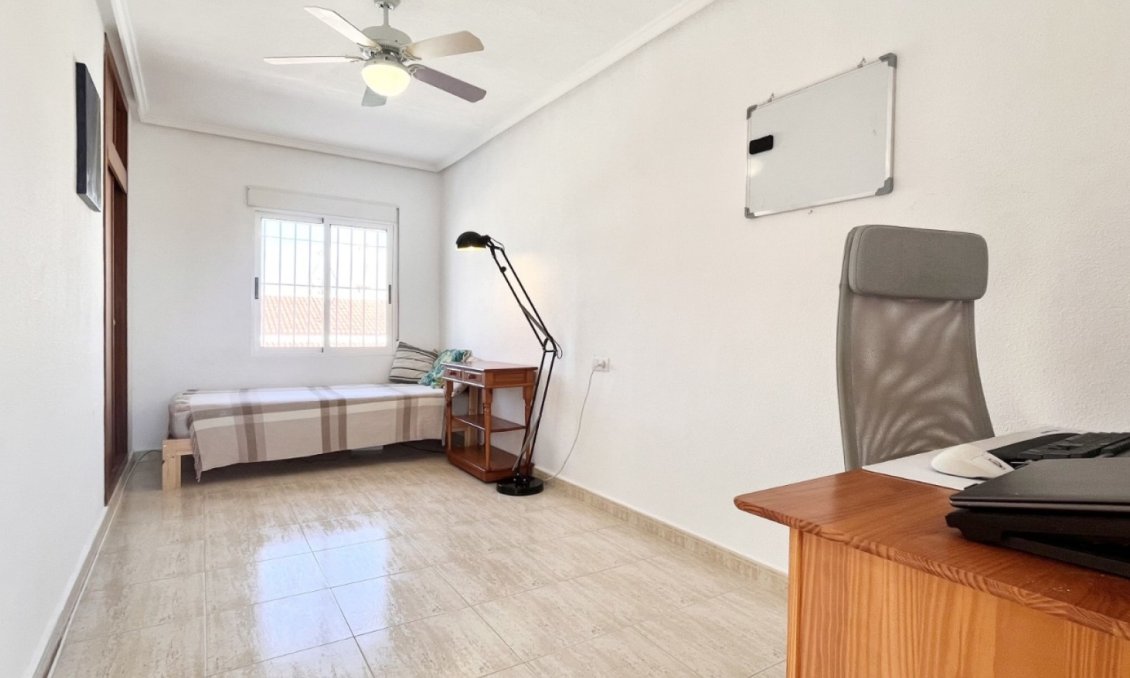 Revânzare - Town House -
Torrevieja - Costa Blanca