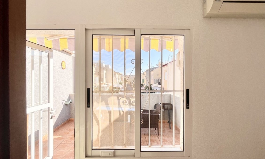 Revânzare - Town House -
Torrevieja - Costa Blanca