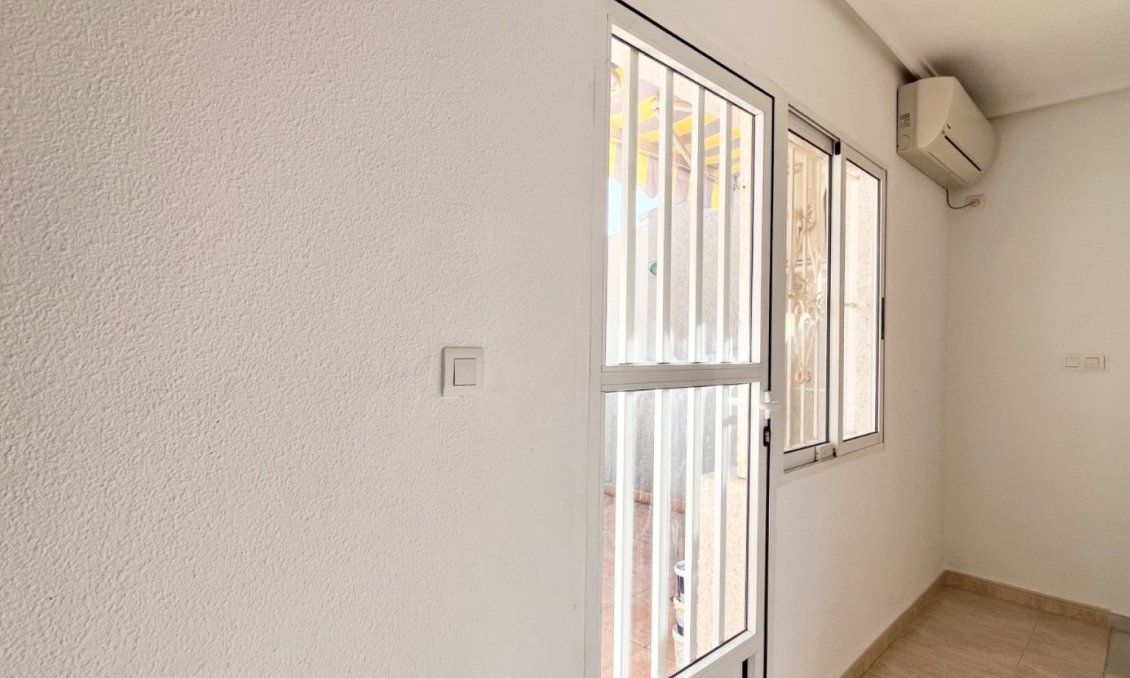 Revânzare - Town House -
Torrevieja - Costa Blanca