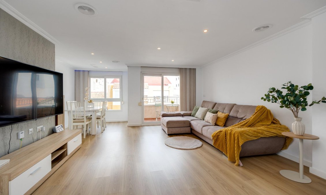 Segunda mano - Apartamento -
Torrevieja - Centro