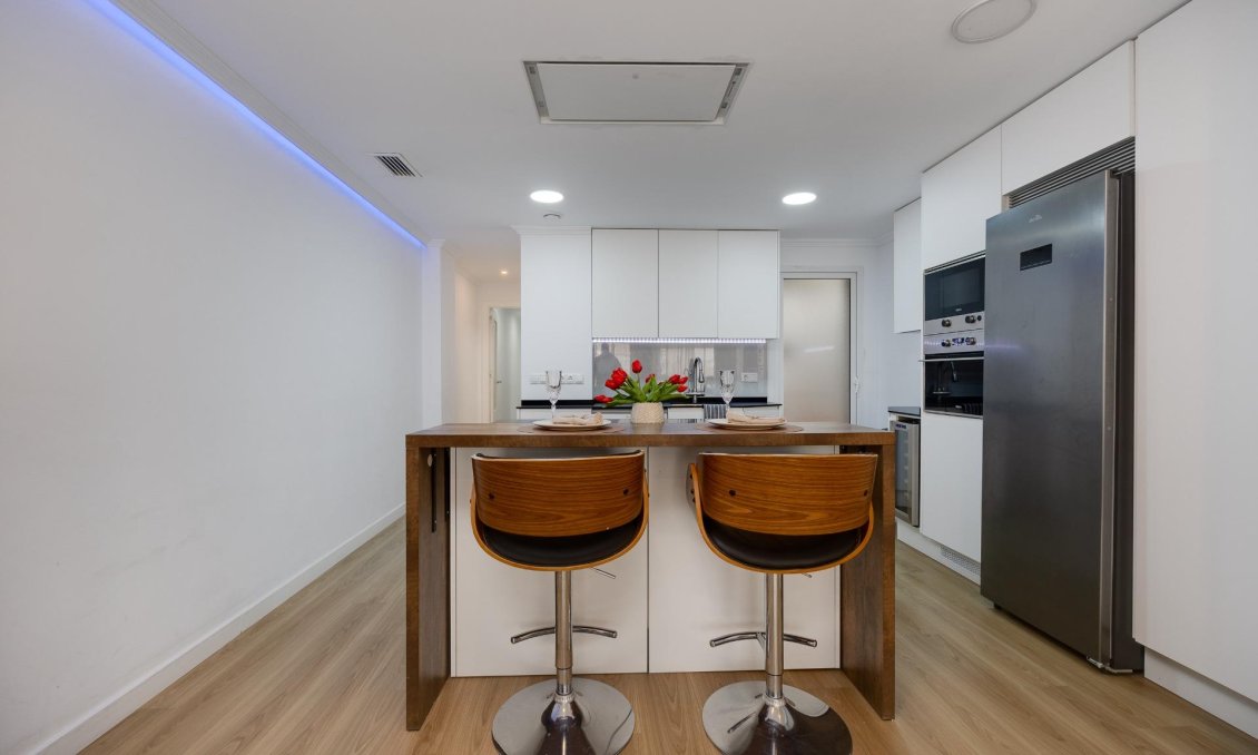 Segunda mano - Apartamento -
Torrevieja - Centro