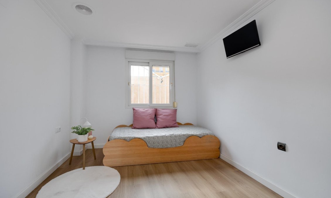 Segunda mano - Apartamento -
Torrevieja - Centro