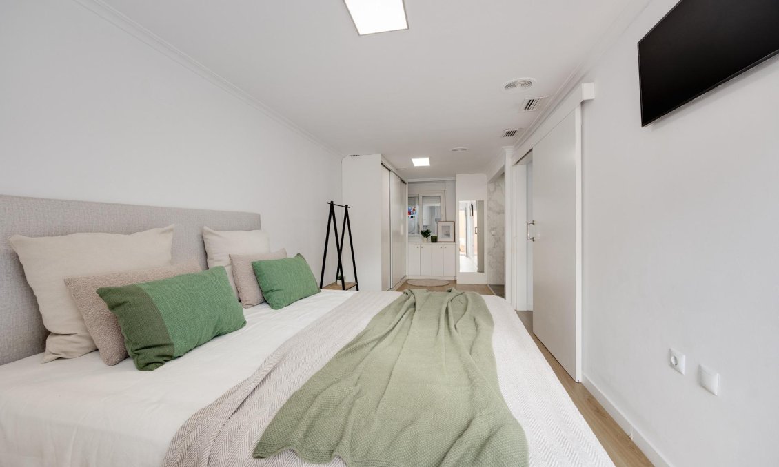 Segunda mano - Apartamento -
Torrevieja - Centro