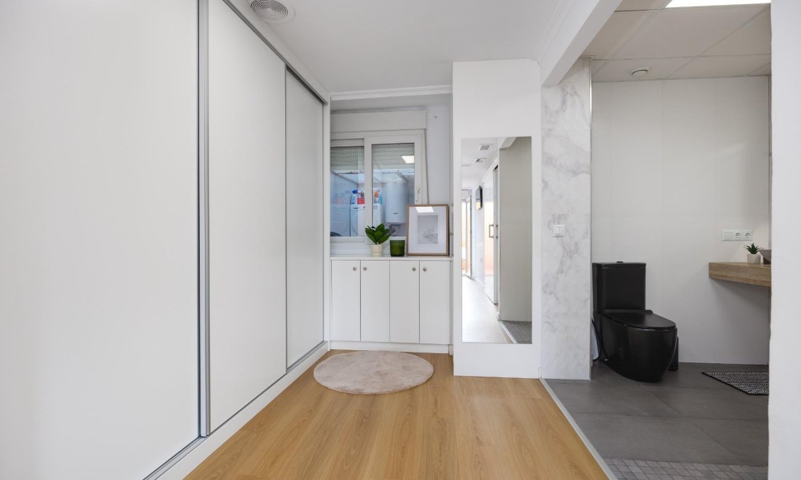 Segunda mano - Apartamento -
Torrevieja - Centro