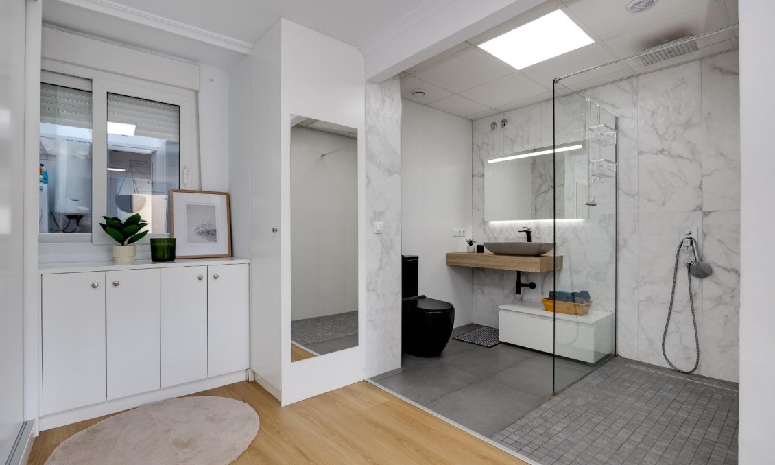 Segunda mano - Apartamento -
Torrevieja - Centro