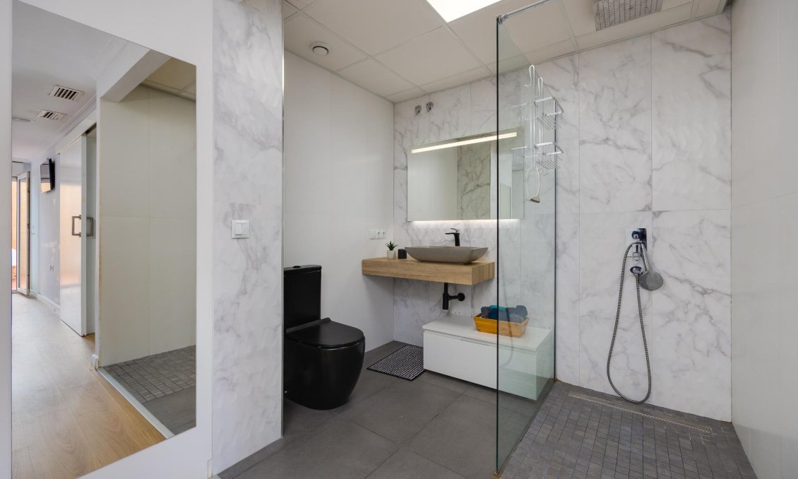 Segunda mano - Apartamento -
Torrevieja - Centro